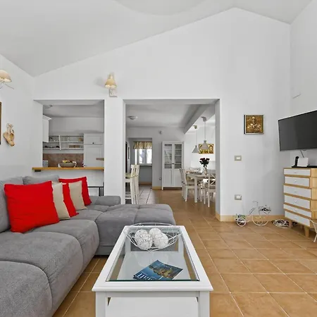 Samanta With Private Pool & Vineyard Views Βίλα Momjan