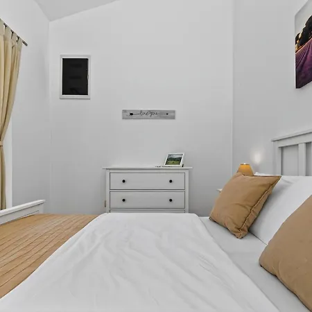 Samanta With Private Pool & Vineyard Views *