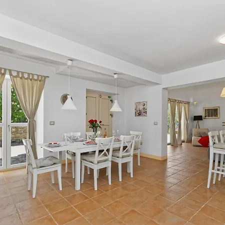 Samanta With Private Pool & Vineyard Views Βίλα