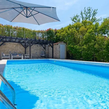 Villa Samanta With Private Pool & Vineyard Views *