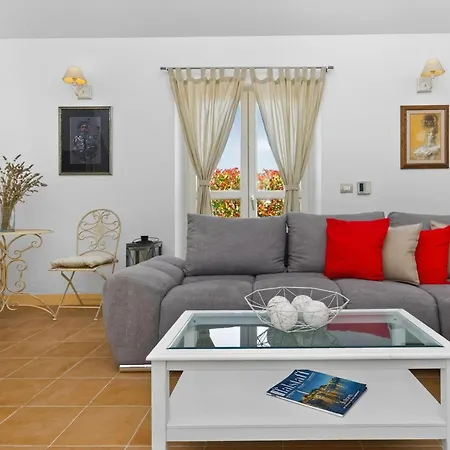 Villa Samanta With Private Pool & Vineyard Views Momjan